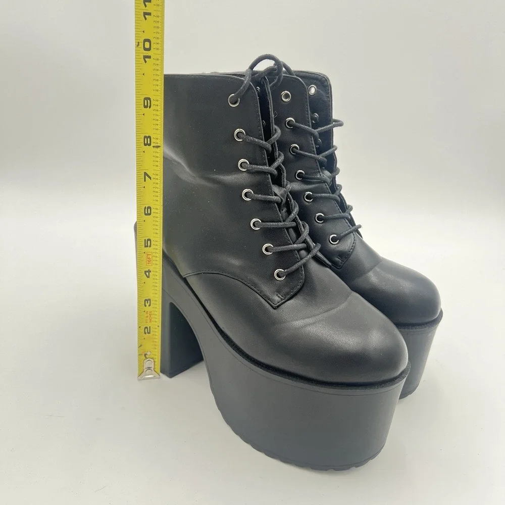 Hot Topic Black Platform Combat Boots Chunky Block Heel Lace Up Women's 8